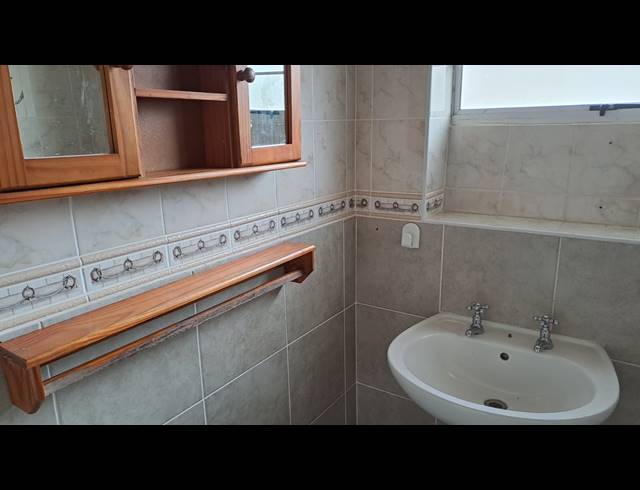 2 bed property to rent in OCEAN VIEW